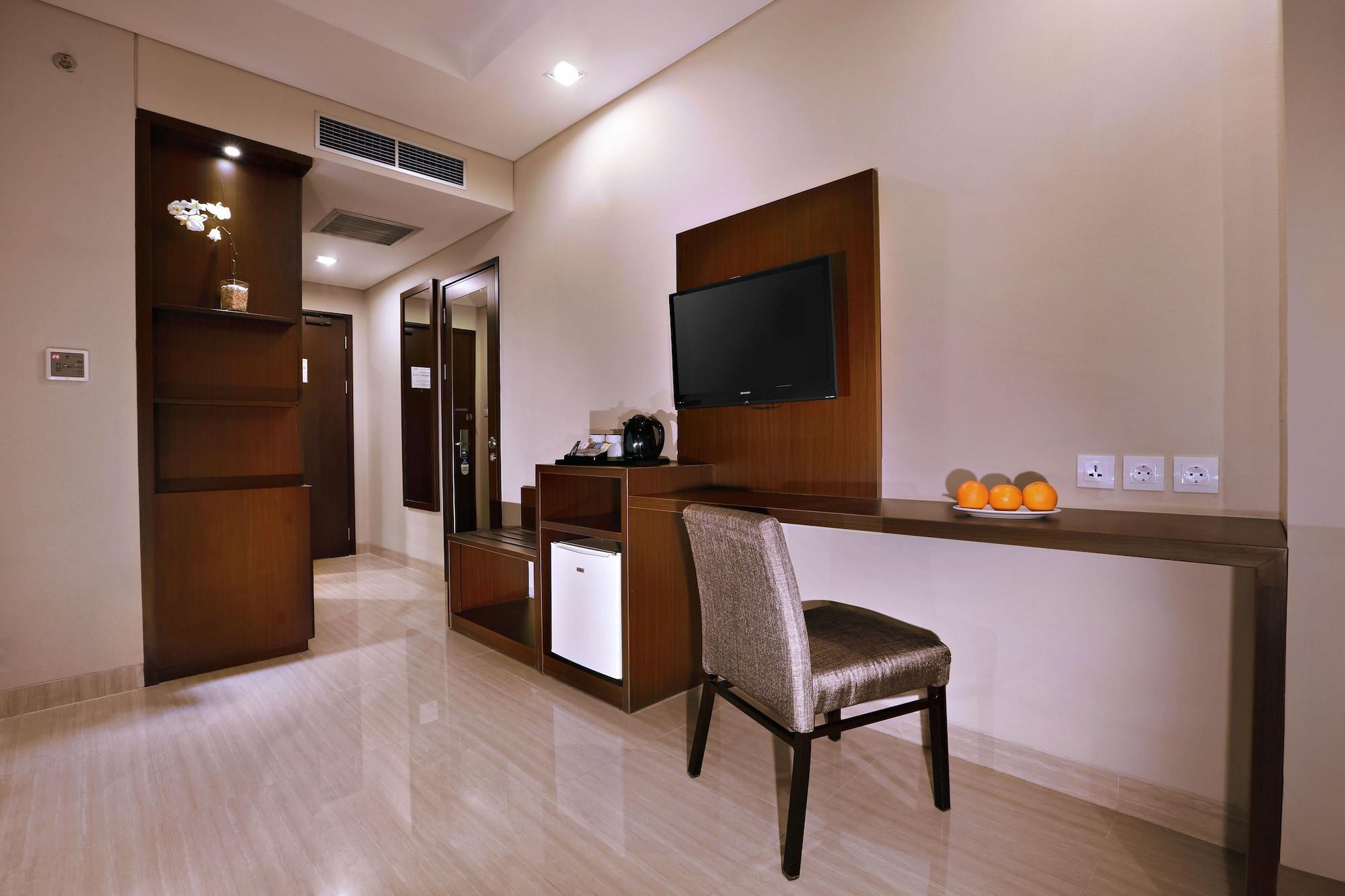 Aston Imperial Bekasi Hotel & Conference Center Екстер'єр фото