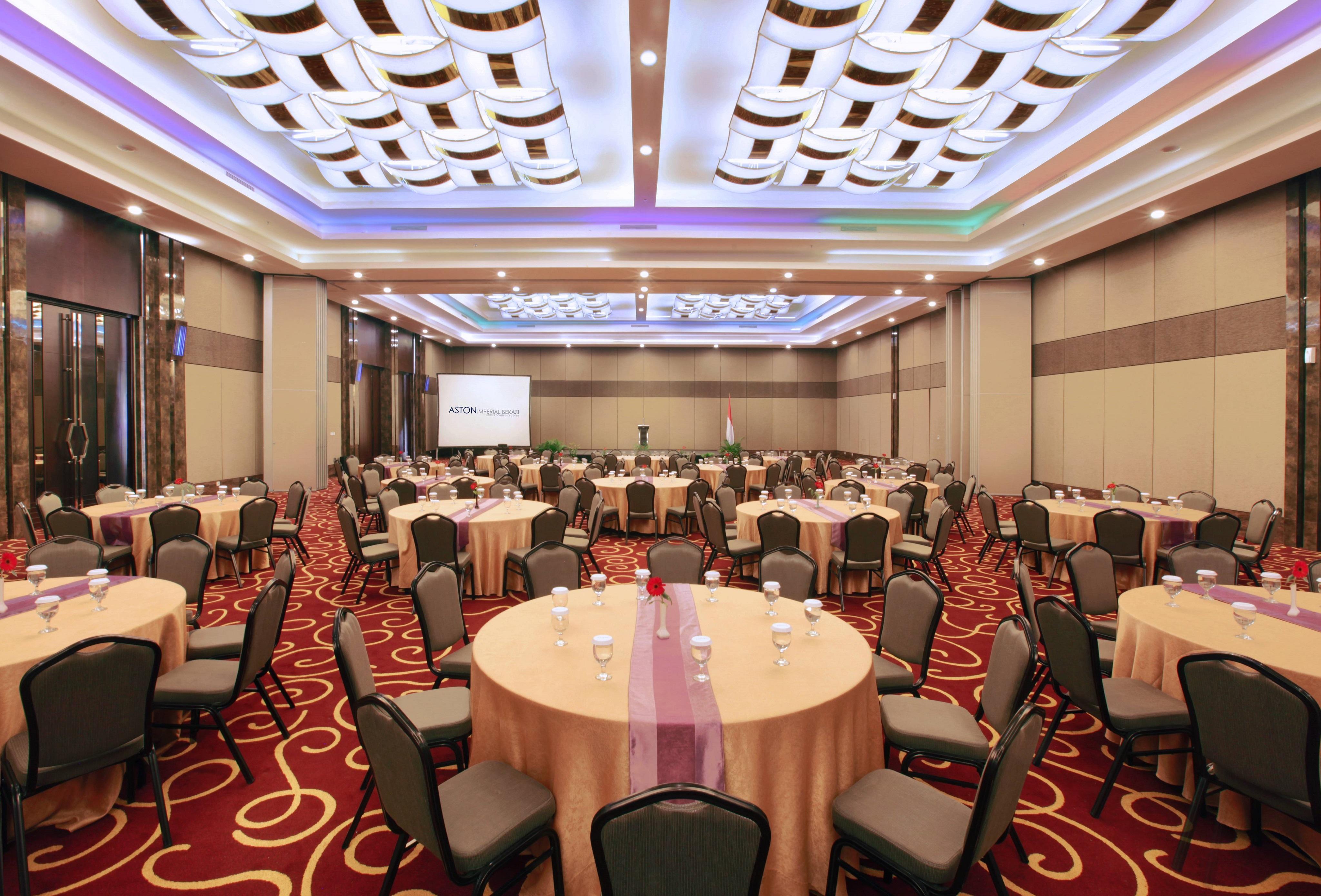 Aston Imperial Bekasi Hotel & Conference Center Екстер'єр фото