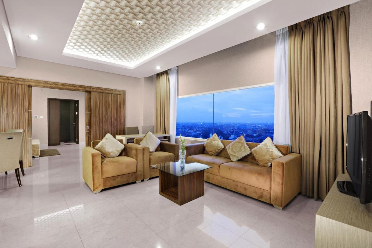 Aston Imperial Bekasi Hotel & Conference Center Екстер'єр фото