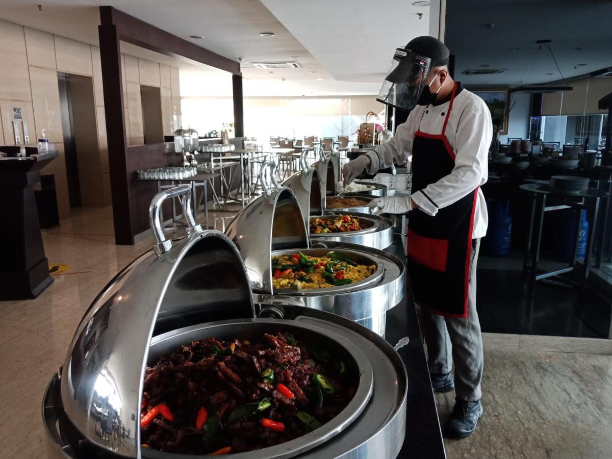 Aston Imperial Bekasi Hotel & Conference Center Екстер'єр фото