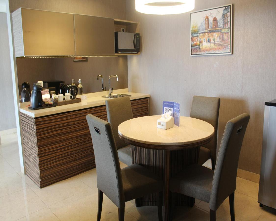Aston Imperial Bekasi Hotel & Conference Center Екстер'єр фото